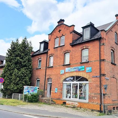 Apartment Bayreuth, 4 Zimmer Ferienwohnung im Haus mit Kunst, WLAN, Küche, Parkplatz Exterior foto