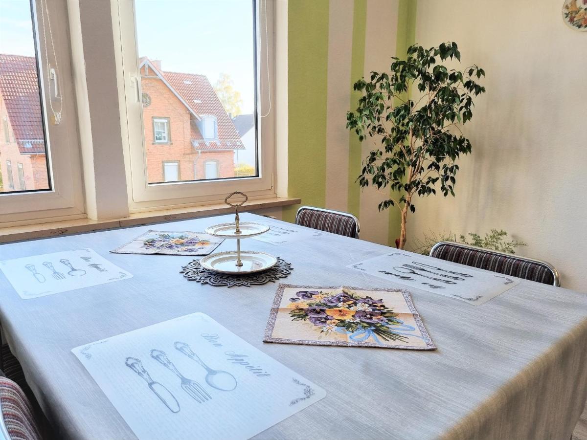 Apartment Bayreuth, 4 Zimmer Ferienwohnung im Haus mit Kunst, WLAN, Küche, Parkplatz Exterior foto