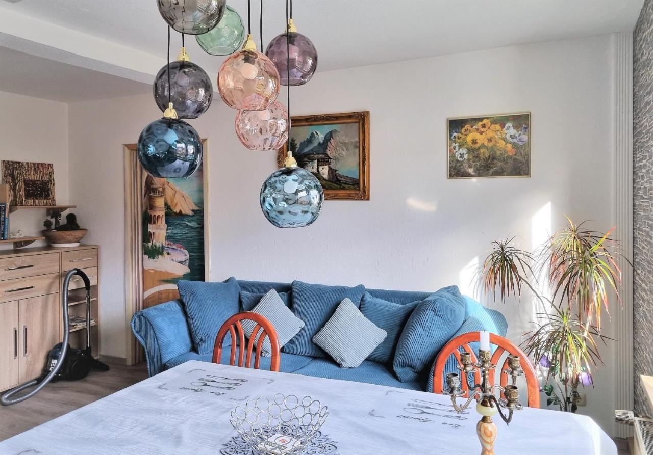 Apartment Bayreuth, 4 Zimmer Ferienwohnung im Haus mit Kunst, WLAN, Küche, Parkplatz Exterior foto