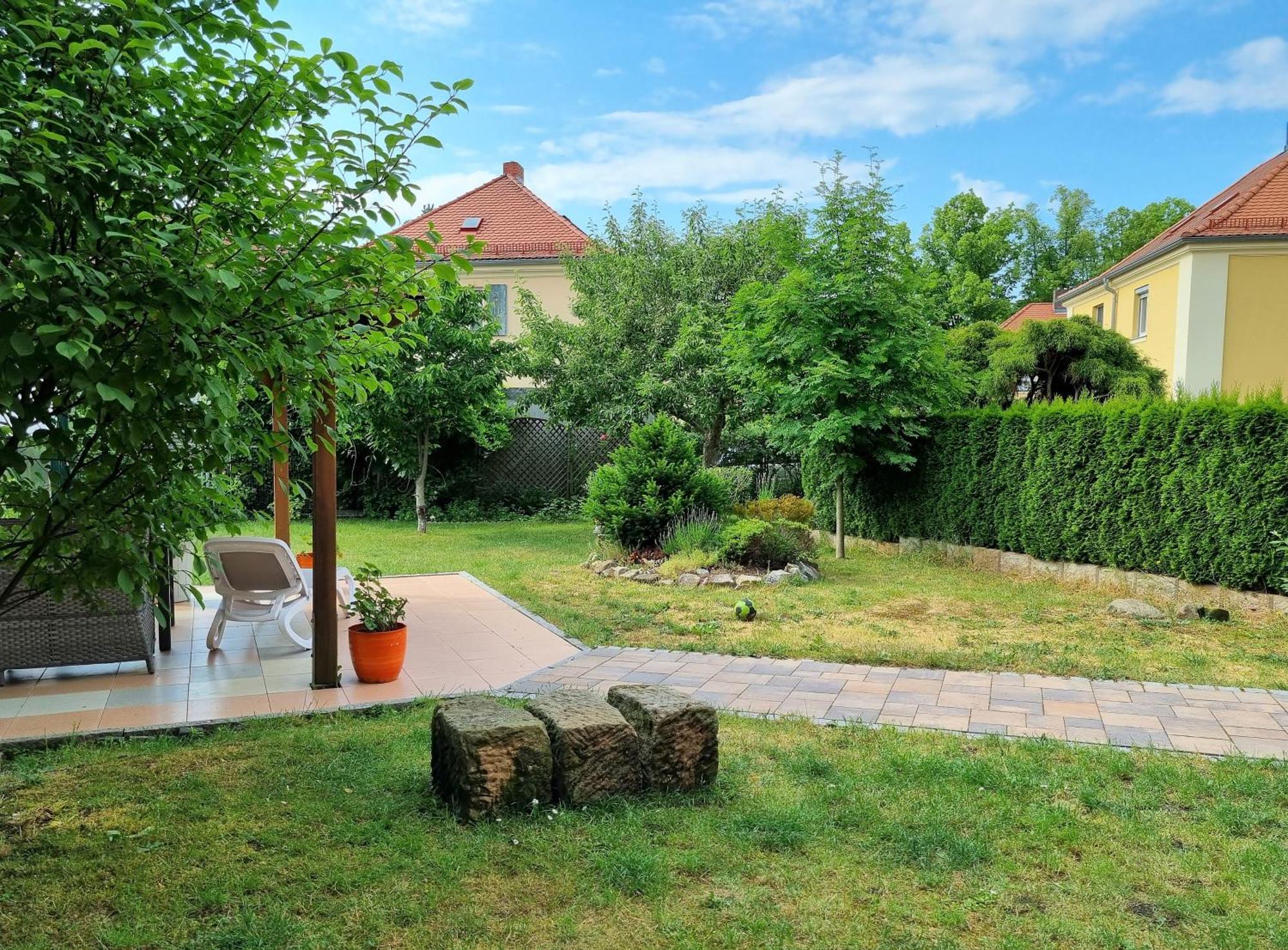 Apartment Bayreuth, 4 Zimmer Ferienwohnung im Haus mit Kunst, WLAN, Küche, Parkplatz Exterior foto
